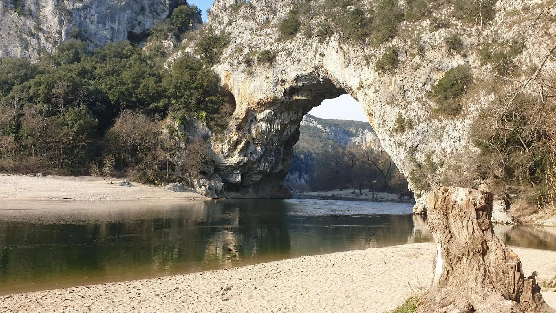 Le Clos du Grand Chêne Saint-Marcel-d'Ardeche 0*,  France